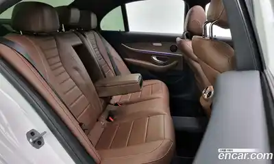 Mercedes-Benz E-Class 2022 2.0 Автомат в Москве № 204795, миниатюра 11