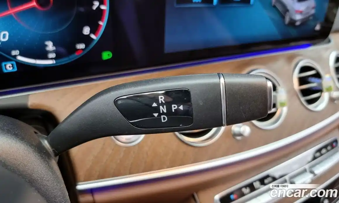 Mercedes-Benz E-Class 2022 2.0 Автомат в Москве № 204795, фото 19