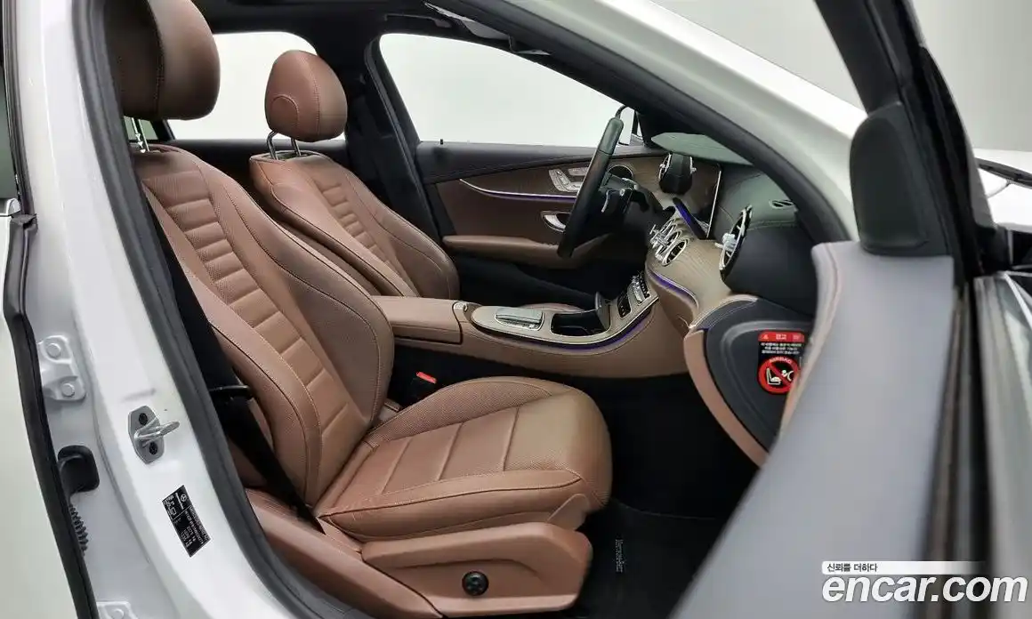 Mercedes-Benz E-Class 2022 2.0 Автомат в Москве № 204795, фото 20