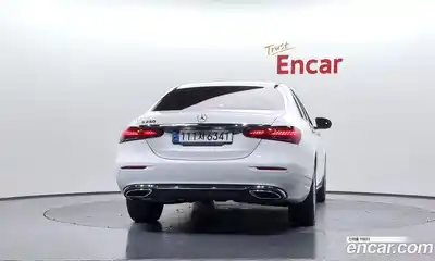 Mercedes-Benz E-Class 2022 2.0 Автомат в Москве № 204795, миниатюра 3