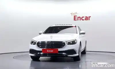 Mercedes-Benz E-Class 2022 2.0 Автомат в Москве № 204795, миниатюра 4