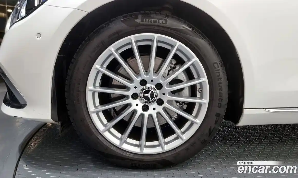 Mercedes-Benz E-Class 2022 2.0 Автомат в Москве № 204795, фото 7