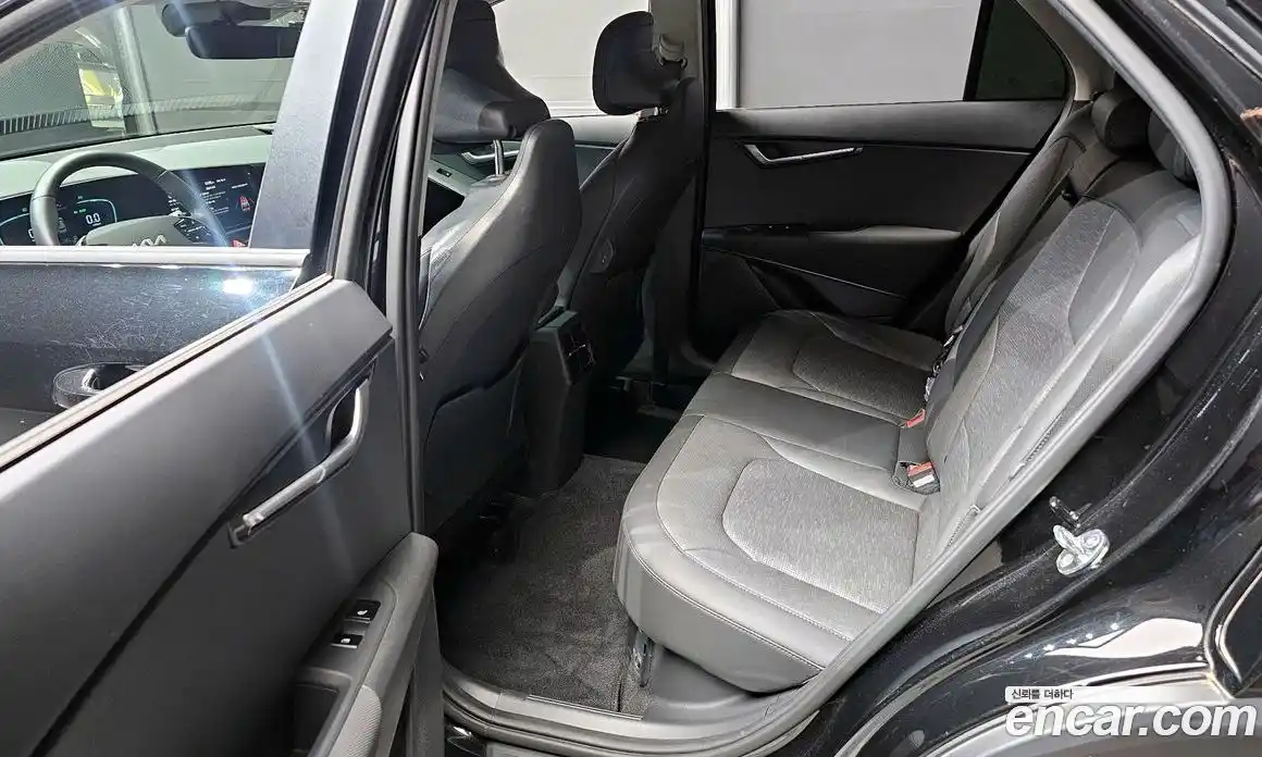 Kia Niro 2022 1.6 Автомат в Москве № 20547, фото 7