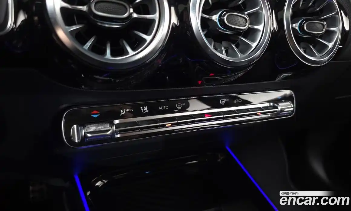 Mercedes-Benz GLA-Class 2024 2.0 Автомат в Москве № 207638, фото 12