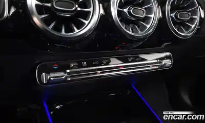 Mercedes-Benz GLA-Class 2024 2.0 Автомат в Москве № 207638, миниатюра 12