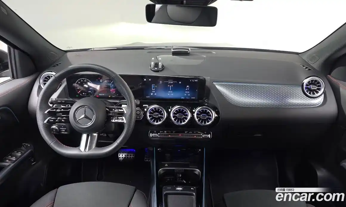 Mercedes-Benz GLA-Class 2024 2.0 Автомат в Москве № 207638, фото 15