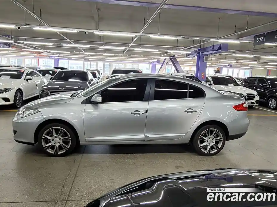 Renault SM3 2010 1.6 Автомат в Москве № 210073, фото 12