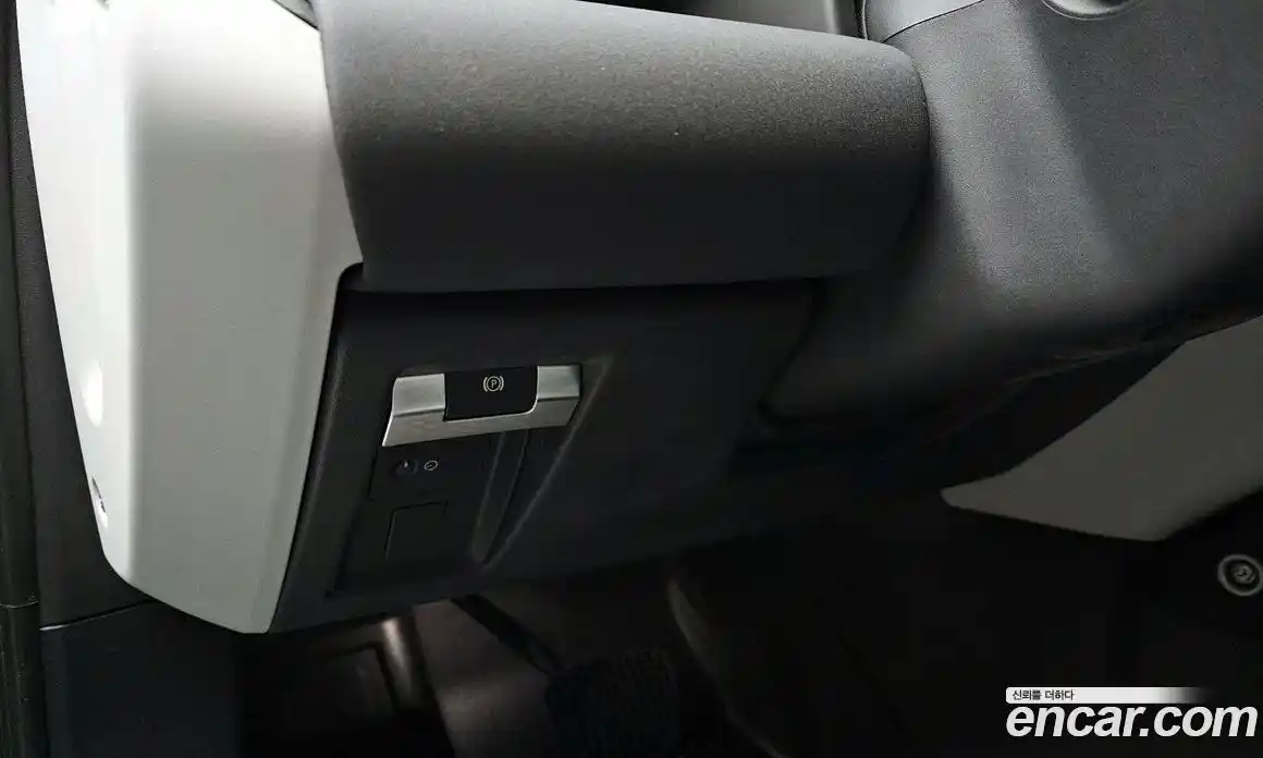 Land Rover Defender 2022 3.0 Автомат в Москве № 213403, фото 16