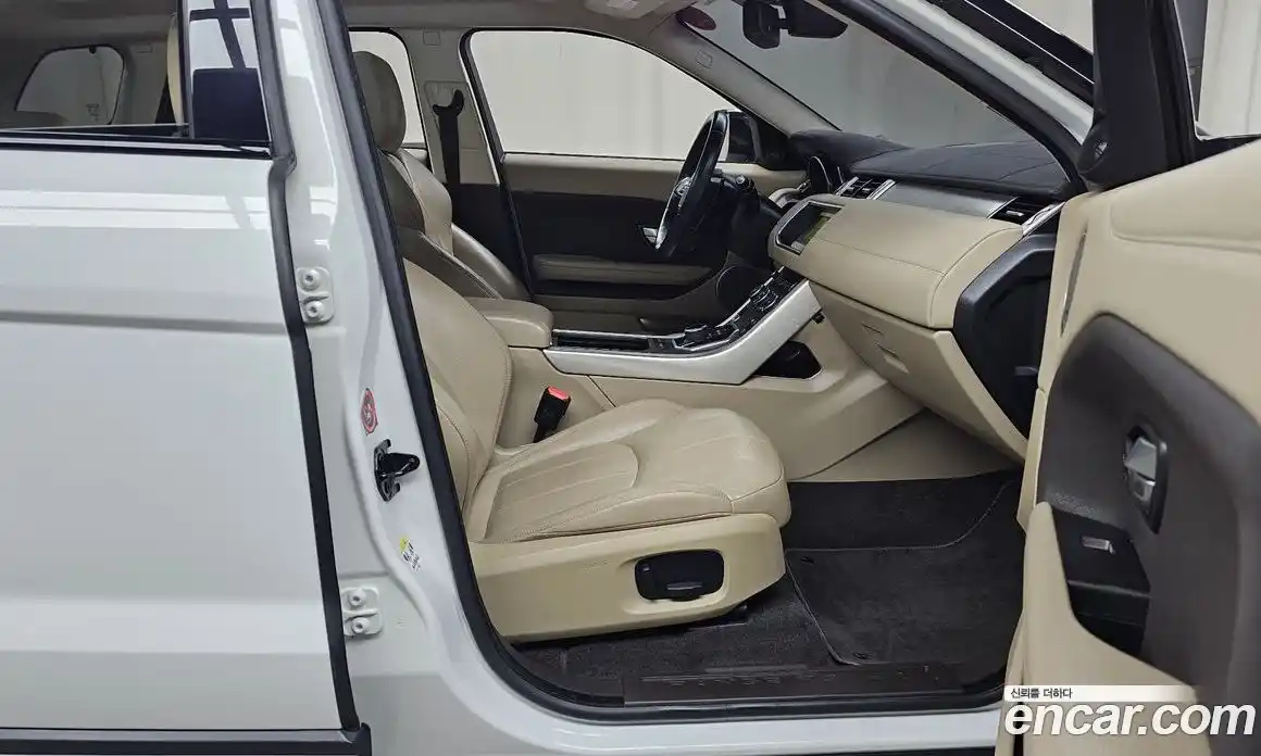 Land Rover Range-Rover Evoque 2018 2.0 Автомат в Москве № 213624, фото 11