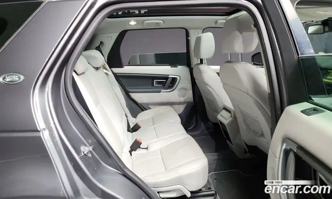 Land Rover Discovery Sport 2019 2.0 Автомат в Москве № 213722, фото 17