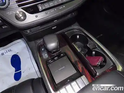 Lexus LS 2018 3.5 Автомат в Москве № 214856, миниатюра 12