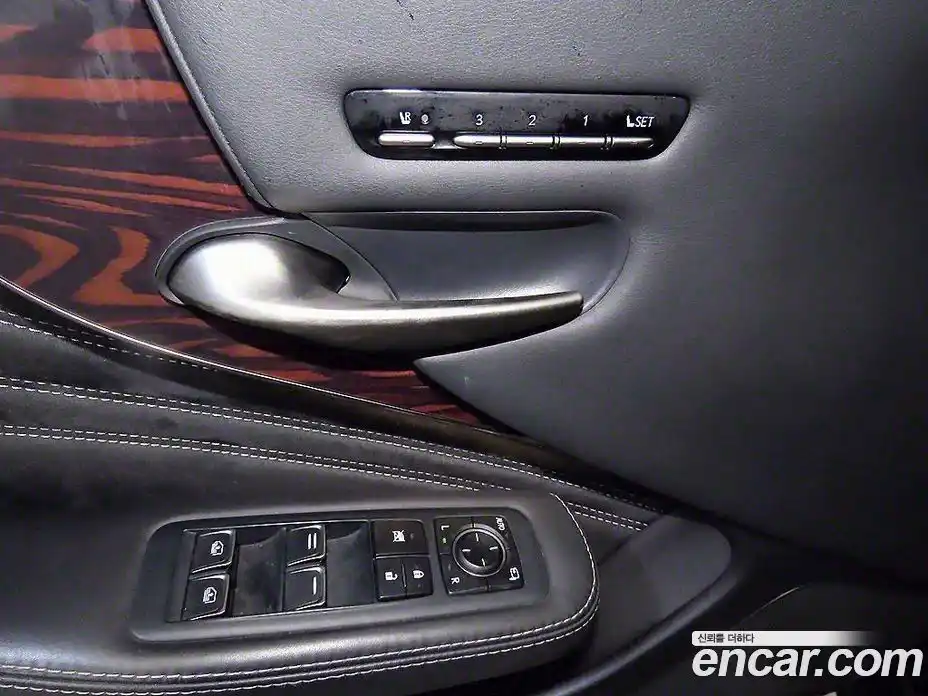 Lexus LS 2018 3.5 Автомат в Москве № 214856, фото 14