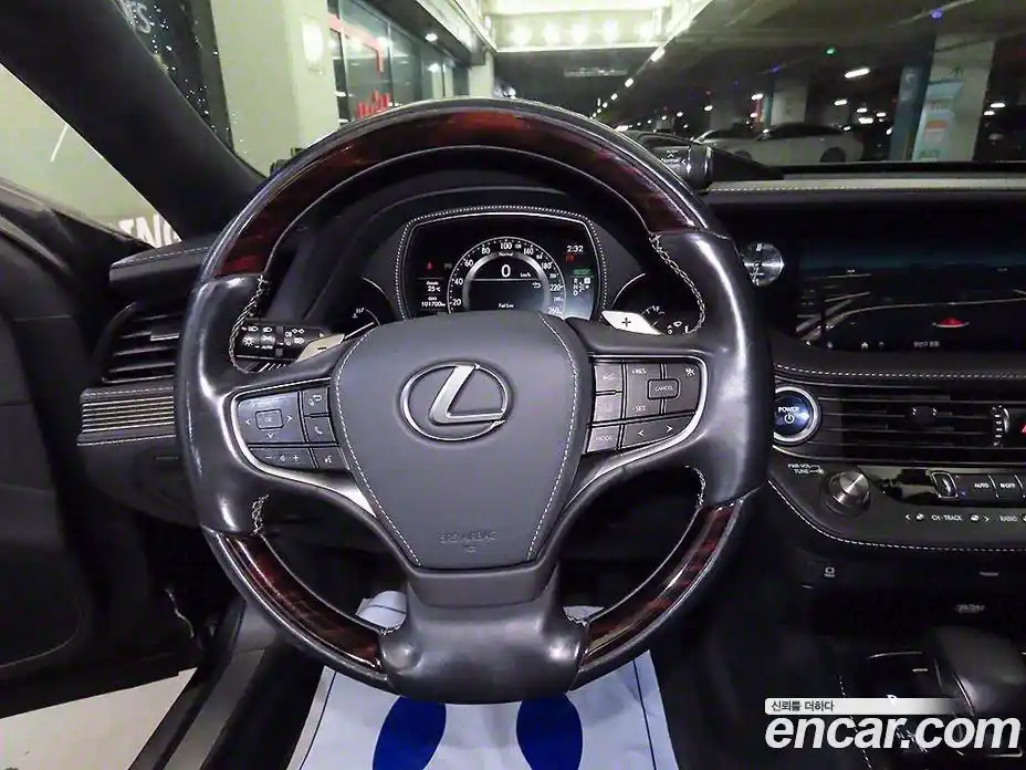 Lexus LS 2018 3.5 Автомат в Москве № 214856, фото 6