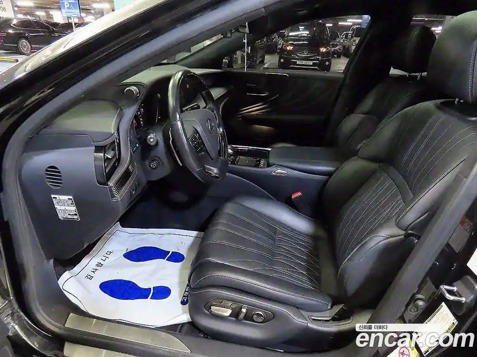 Lexus LS 2018 3.5 Автомат в Москве № 214856, фото 9