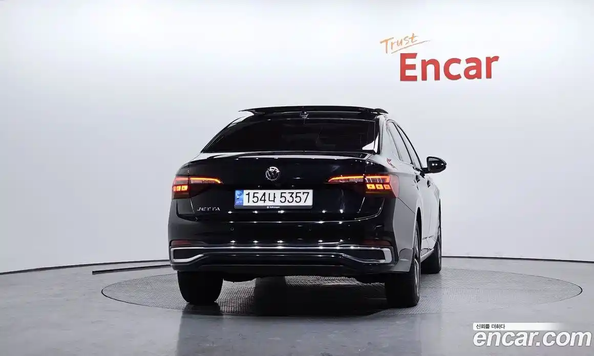 Volkswagen Jetta 2023 1.5 Автомат в Москве № 215049, фото 4