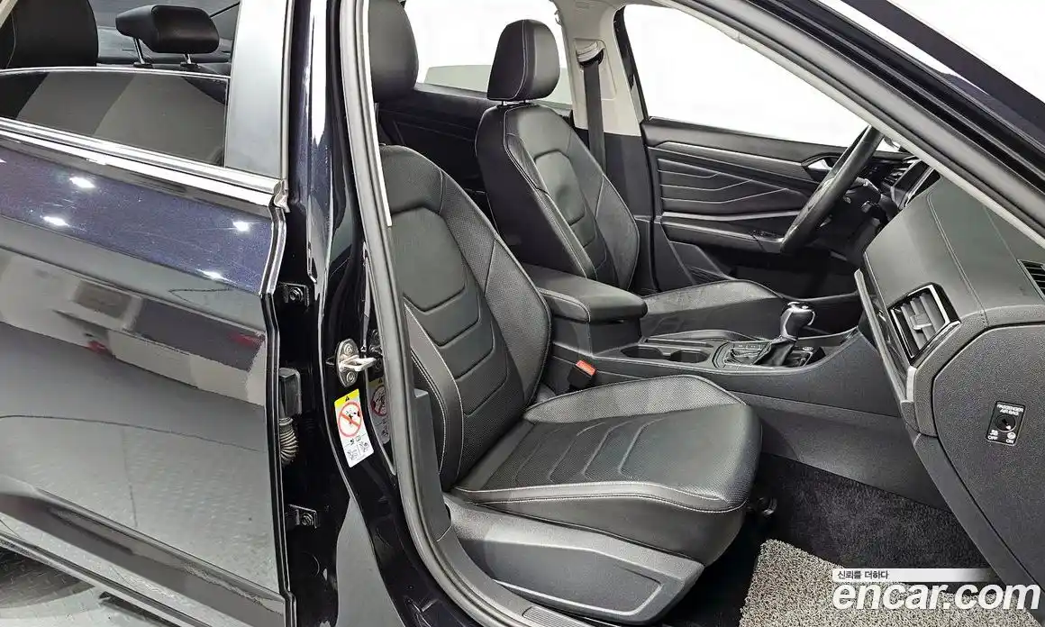 Volkswagen Jetta 2023 1.5 Автомат в Москве № 215049, фото 10