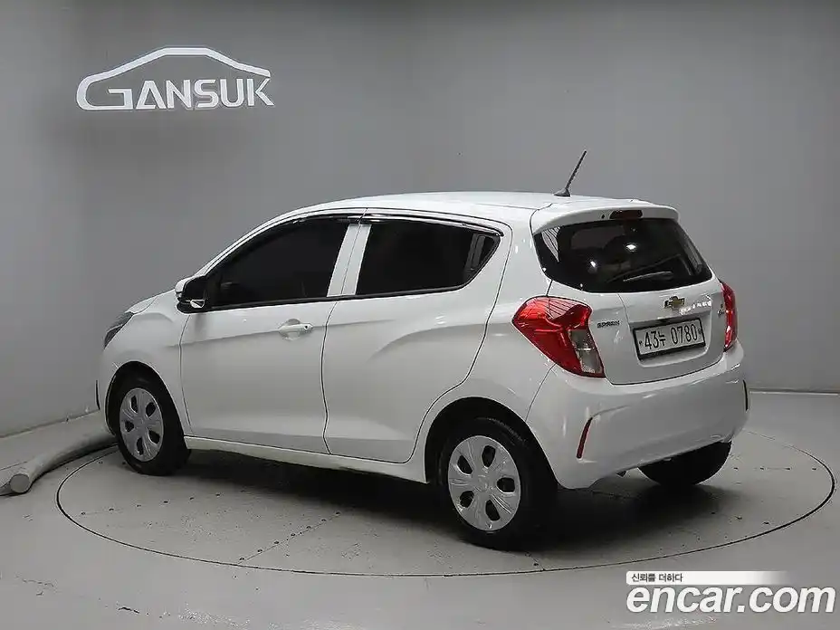 Chevrolet Spark 2016 1.0 Автомат в Москве № 219597, фото 3