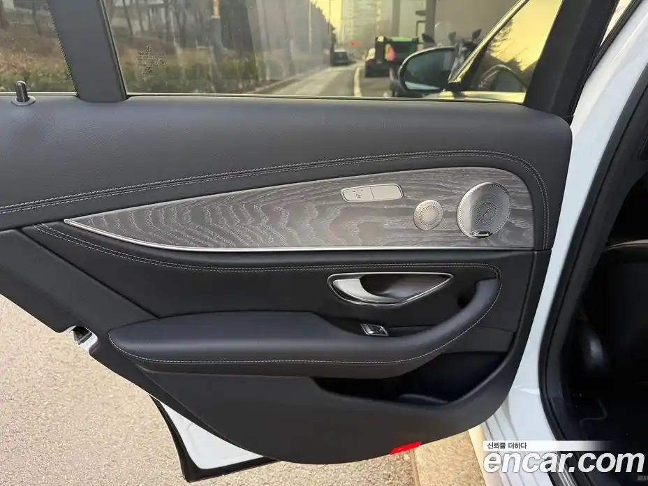 Mercedes-Benz E-Class 2022 2.0 Автомат в Москве № 222534, фото 17