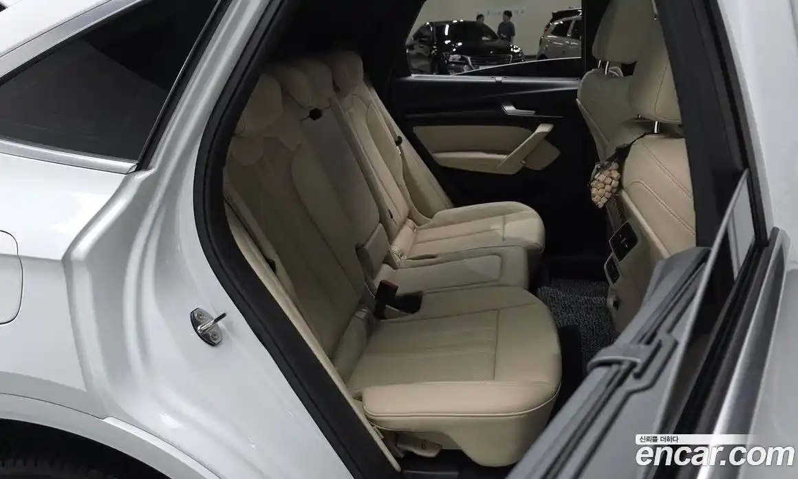 Audi Q5 2023 2.0 Автомат в Москве № 229713, фото 17