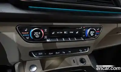 Audi Q5 2023 2.0 Автомат в Москве № 229713, миниатюра 4