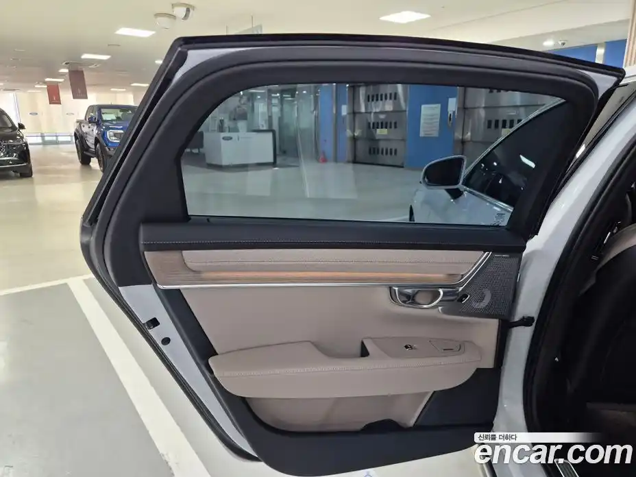 Volvo S90 2026 2.0 Автомат в Москве № 230699, фото 17