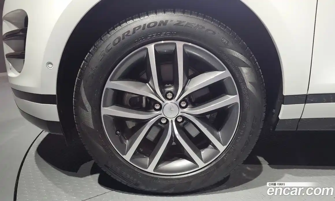 Land Rover Range-Rover Evoque 2024 2.0 Автомат в Москве № 231106, фото 15