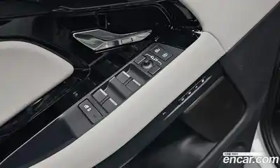 Land Rover Range-Rover Evoque 2024 2.0 Автомат в Москве № 231106, миниатюра 10