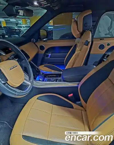 Land Rover Range-Rover Sport 2022 3.0 Автомат в Москве № 231336, миниатюра 8