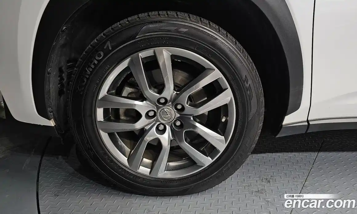 Lexus NX 2017 2.5 Автомат в Москве № 232007, фото 5