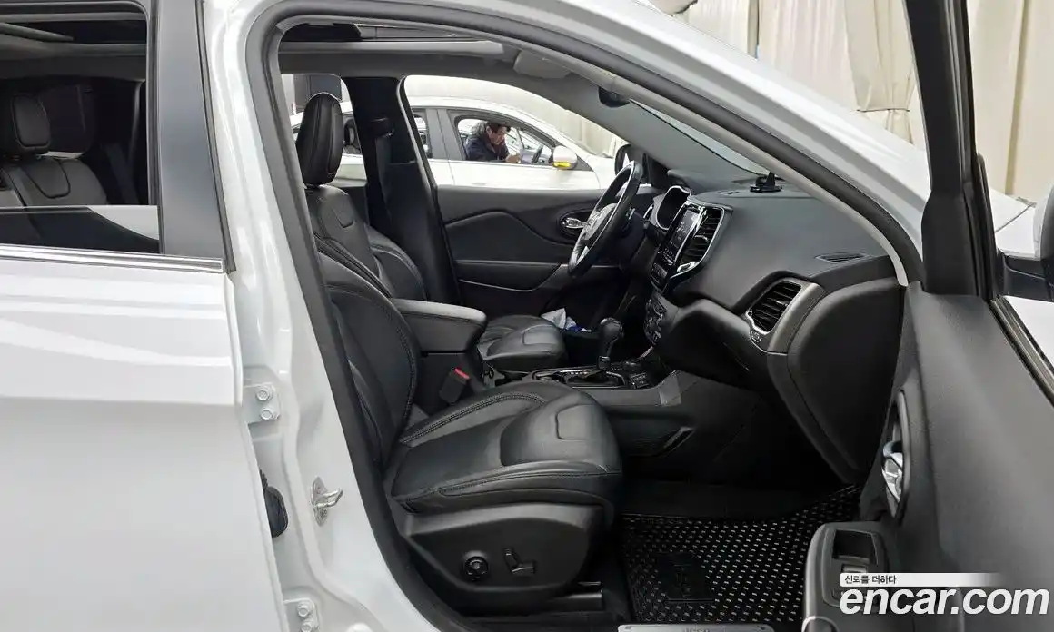 Jeep Cherokee 2021 2.4 Автомат в Москве № 232321, фото 11