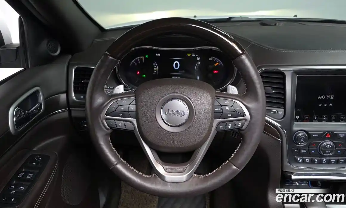 Jeep Cherokee 2018 3.6 Автомат в Москве № 232601, фото 16