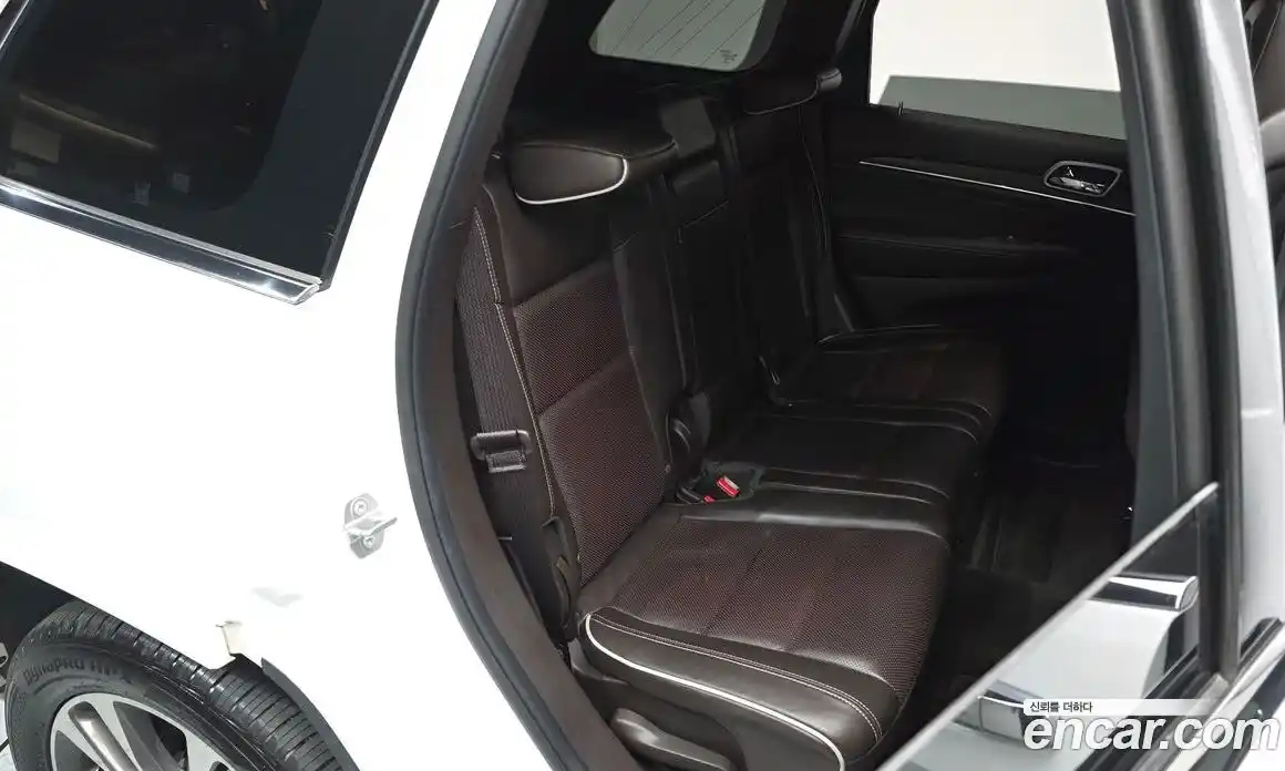 Jeep Cherokee 2018 3.6 Автомат в Москве № 232601, фото 18