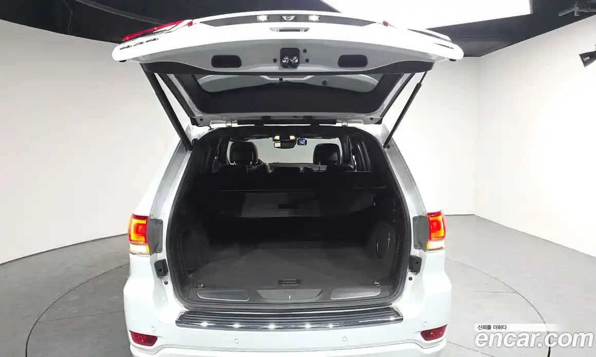 Jeep Cherokee 2018 3.6 Автомат в Москве № 232601, фото 7