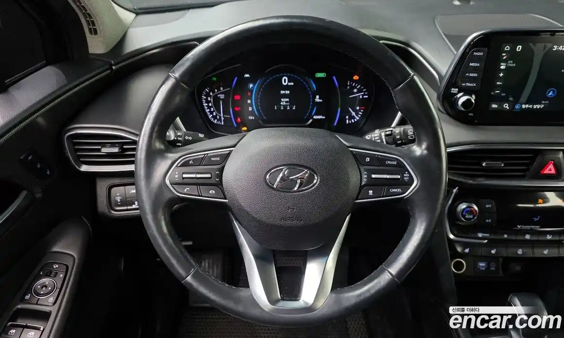 Hyundai Santa Fe 2020 2.0 Автомат в Москве № 246698, фото 13