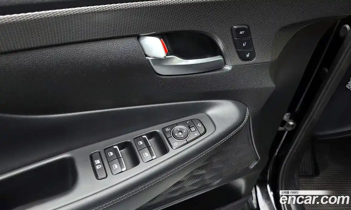 Hyundai Santa Fe 2020 2.0 Автомат в Москве № 246698, фото 6