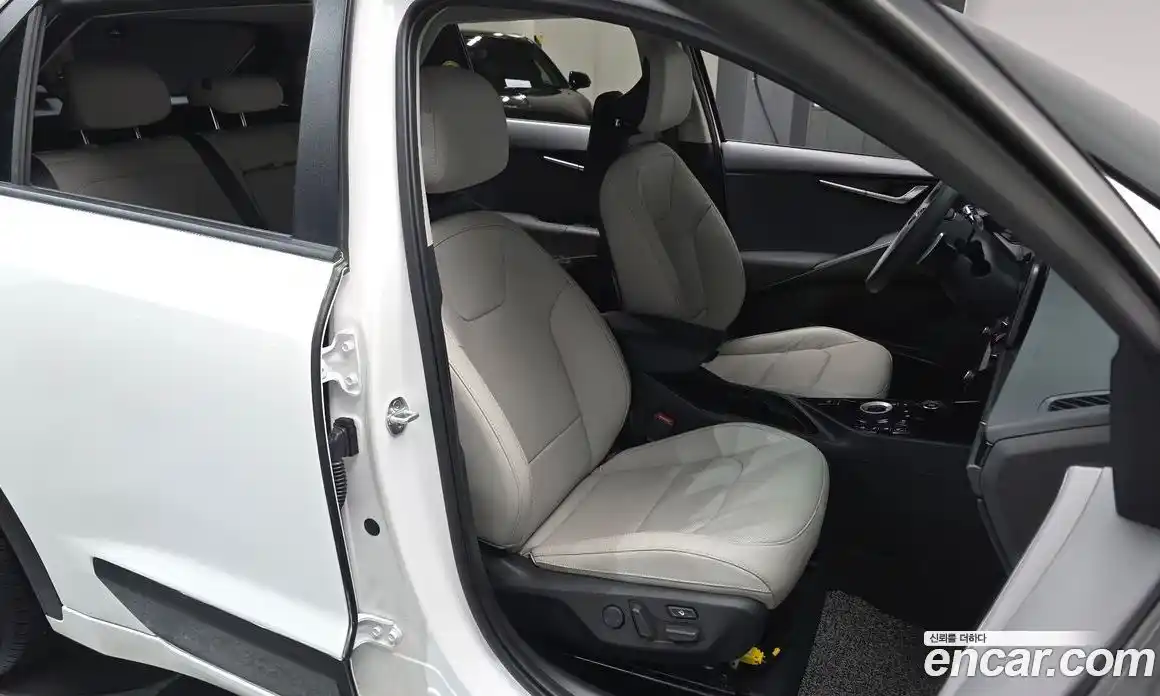 Kia Niro 2022 1.6 Автомат в Москве № 248116, фото 20