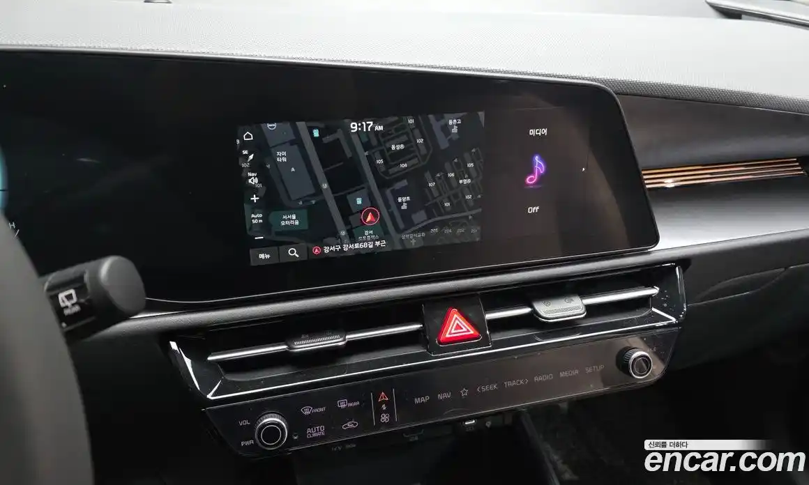 Kia Niro 2022 1.6 Автомат в Москве № 248116, фото 4