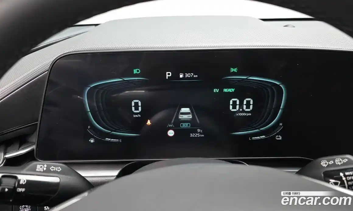 Kia Niro 2022 1.6 Автомат в Москве № 248116, фото 6