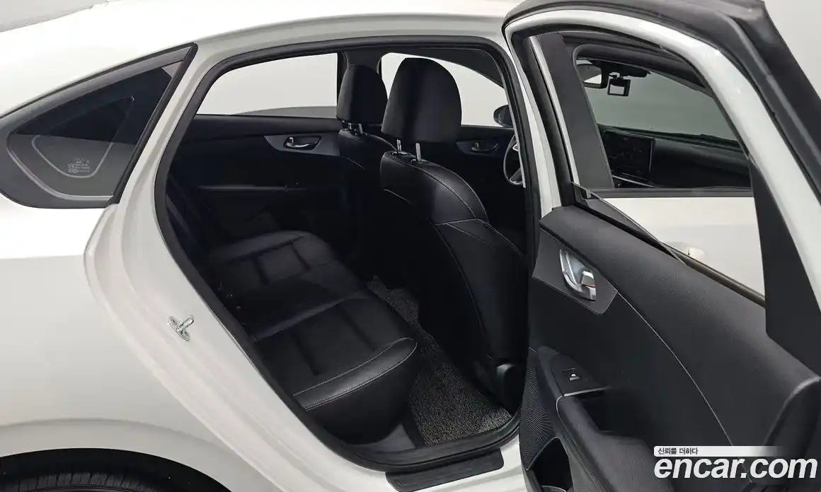 Kia K3 2022 1.6 Автомат в Москве № 248756, фото 11