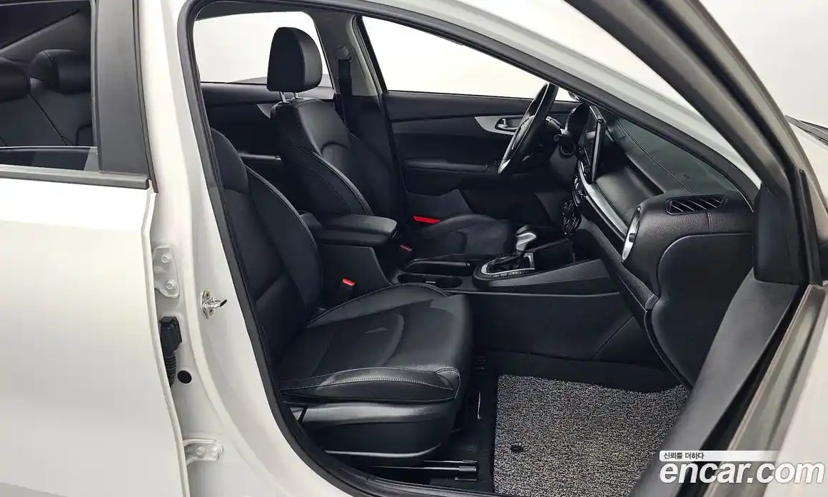 Kia K3 2022 1.6 Автомат в Москве № 248756, фото 10