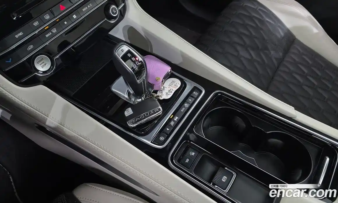 Jaguar F-Pace 2020 5.0 Автомат в Москве № 256049, фото 9