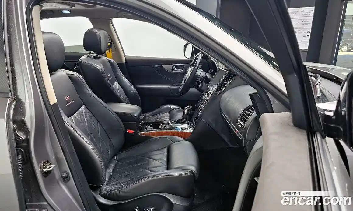 Infiniti FX 2010 5.0 Автомат в Москве № 256176, фото 3