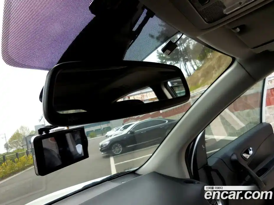 Renault QM5 2014 2.0 Автомат в Москве № 277819, фото 19