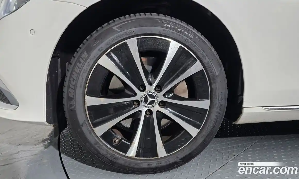 Mercedes-Benz E-Class 2021 2.0 Автомат в Москве № 310537, фото 16