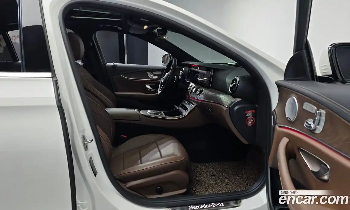 Mercedes-Benz E-Class 2021 2.0 Автомат в Москве № 310537, фото 17