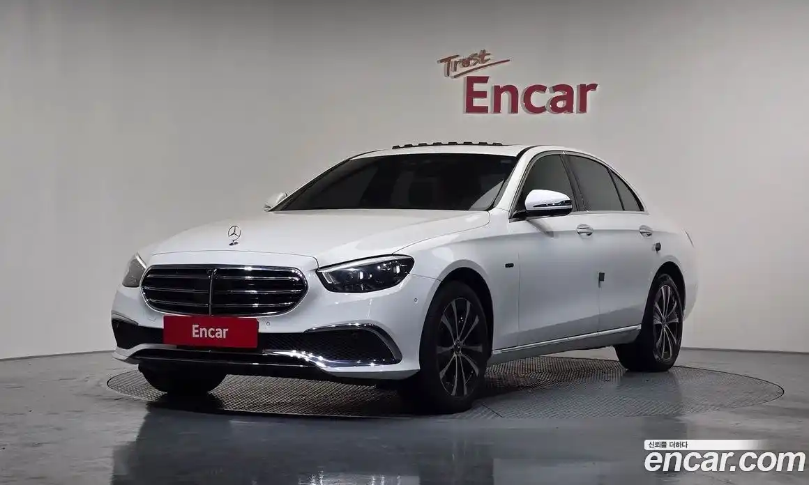 Mercedes-Benz E-Class 2021 2.0 Автомат в Москве № 310537, фото 3