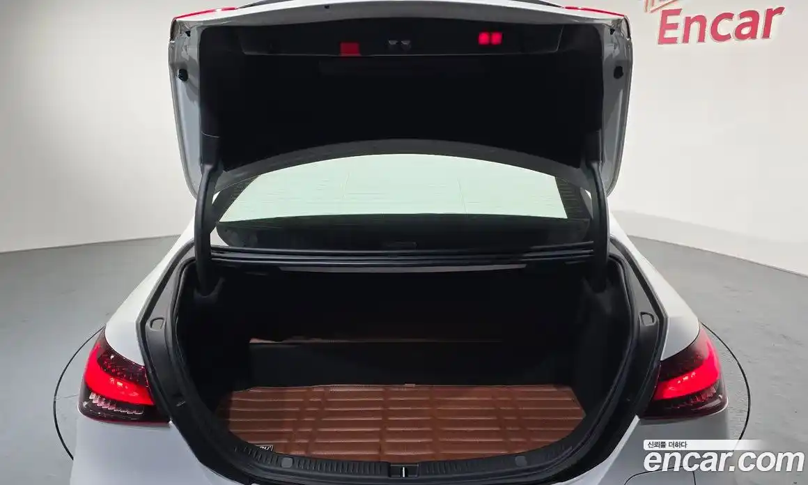 Mercedes-Benz E-Class 2021 2.0 Автомат в Москве № 310537, фото 6