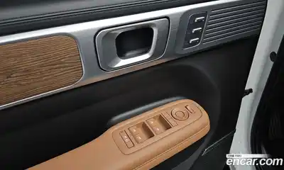 Hyundai Santa Fe 2024 1.6 Автомат в Москве № 318324, миниатюра 8