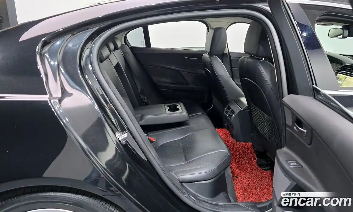 Jaguar XE 2018 2.0 Автомат в Москве № 335824, фото 12