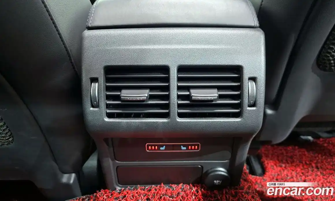 Jaguar XE 2018 2.0 Автомат в Москве № 335824, фото 19